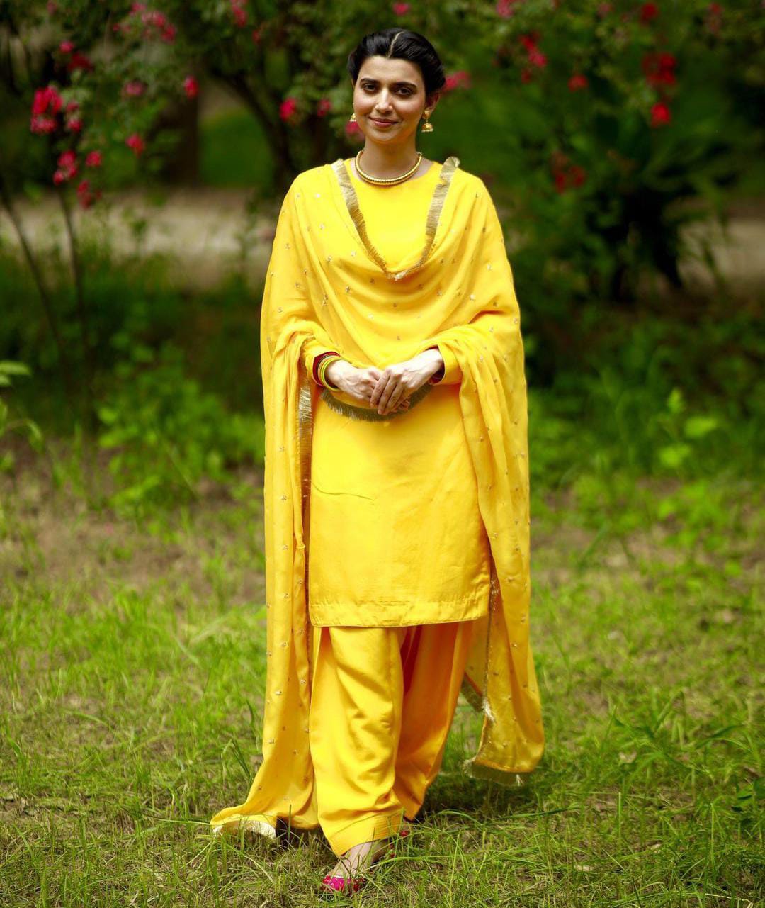 Nimrat Khaira | Colour combinations fashion, Fashion dresss, Embroidery  fashion detail